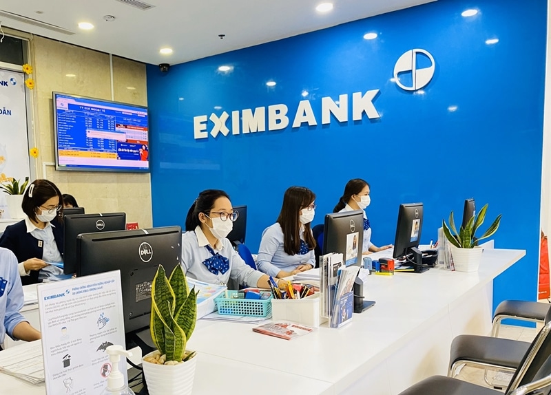 Ngân hàng Eximbank mở rộng thêm giờ làm việc vào thứ 7 giúp khách hàng có nhu cầu có thể đến ngân hàng làm việc vào cuối tuần