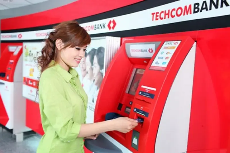 kich hoat the Techcombank tai cay ATM