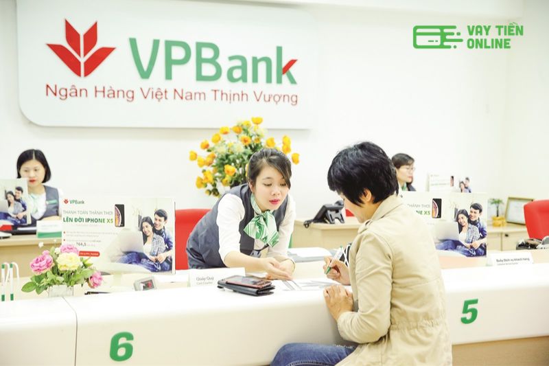 Bạn cũng có thể tra cứu số tài khoản VPBank tại quầy giao dịch ngân hàng